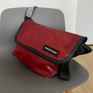 FREITAG shoulder Bag - deep Red